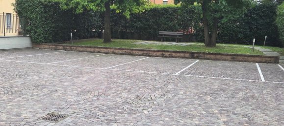 Garage in Collegno, Italy No. 343008 3