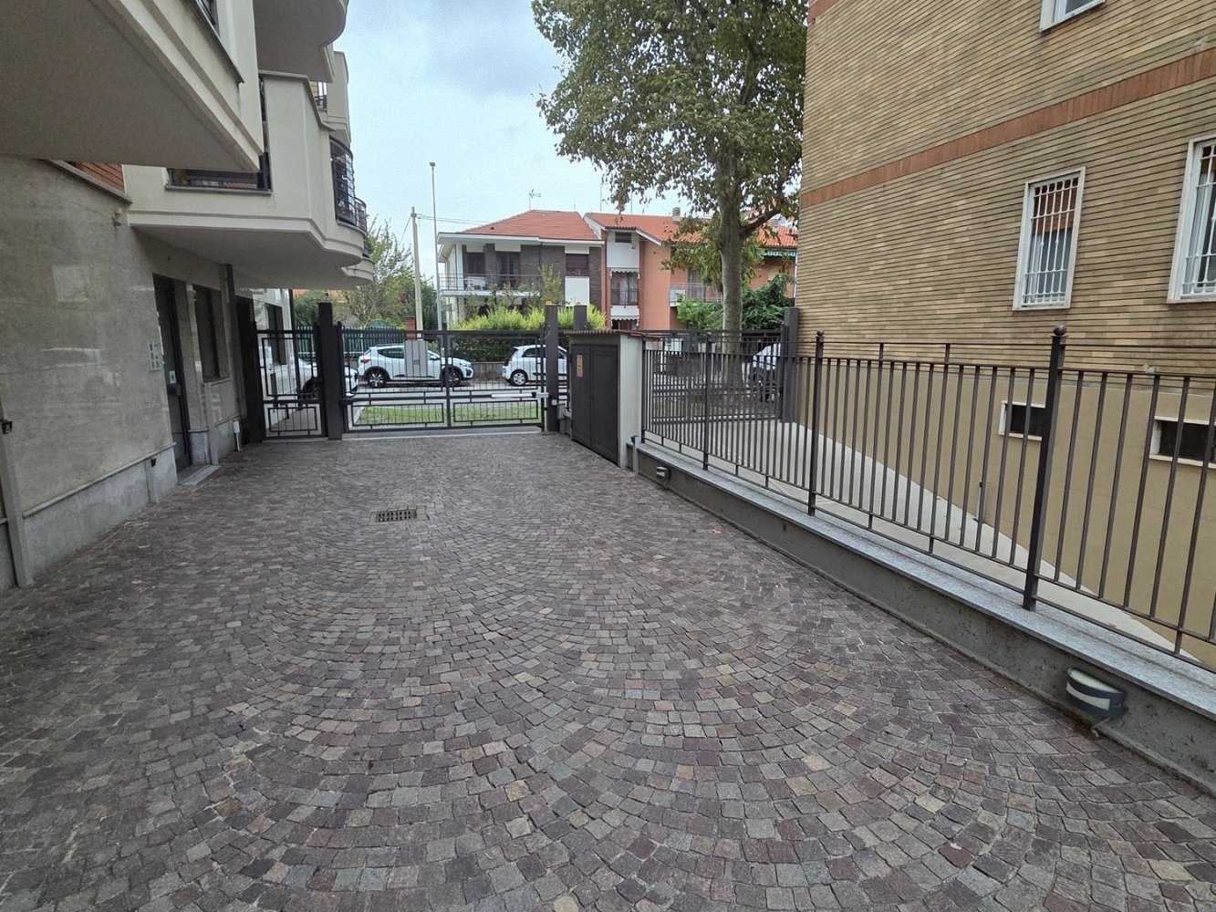  Garage in Collegno, Italy No. 343008