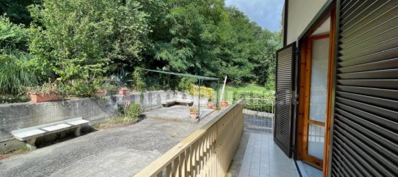 3 bedrooms Apartment in Avellino, Italy No. 295756 2