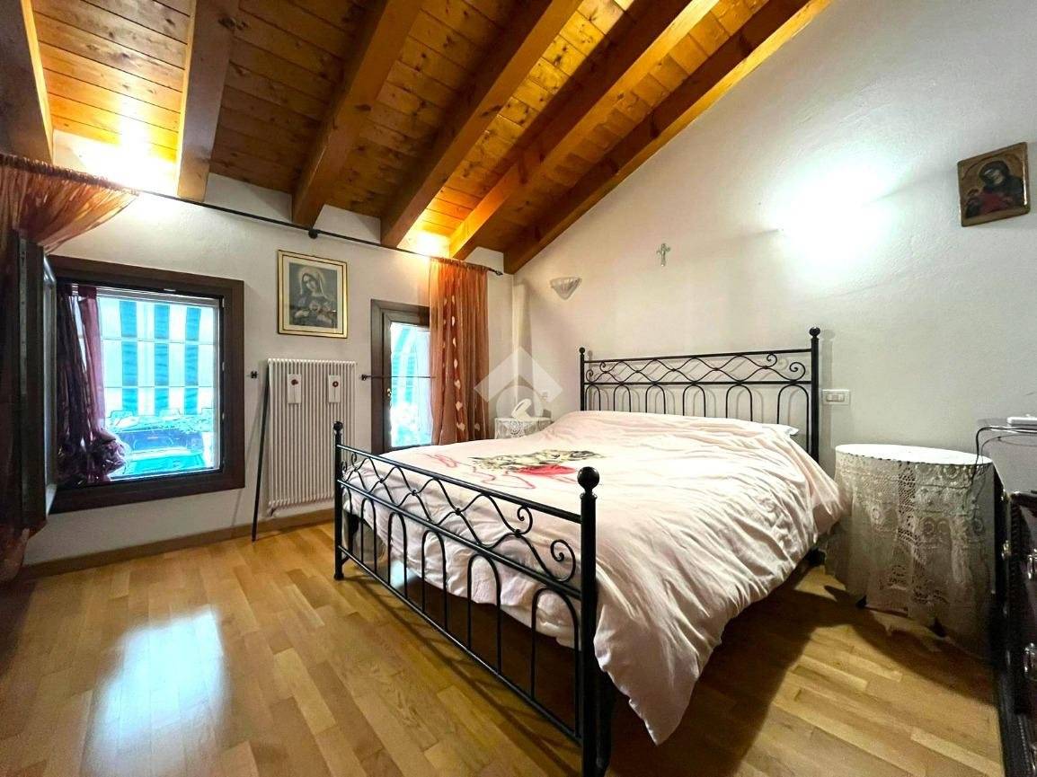 4 bedrooms House in Vidor, Italy No. 299265