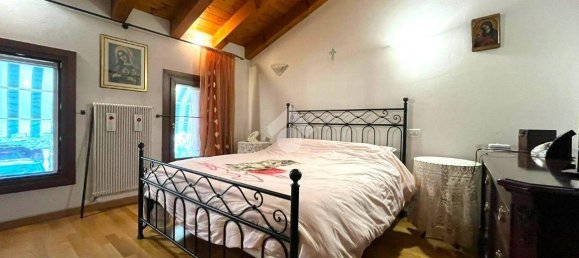 4 bedrooms House in Vidor, Italy No. 299265 3