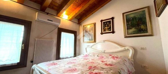 4 bedrooms House in Vidor, Italy No. 299265 5