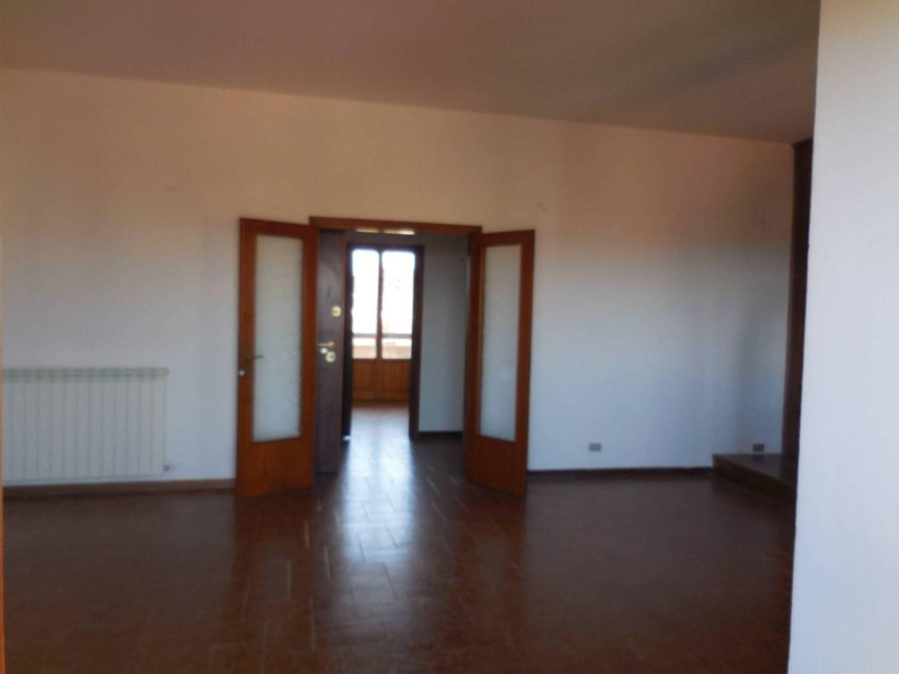 5 rooms Apartment in Siena, Italy No. 158092