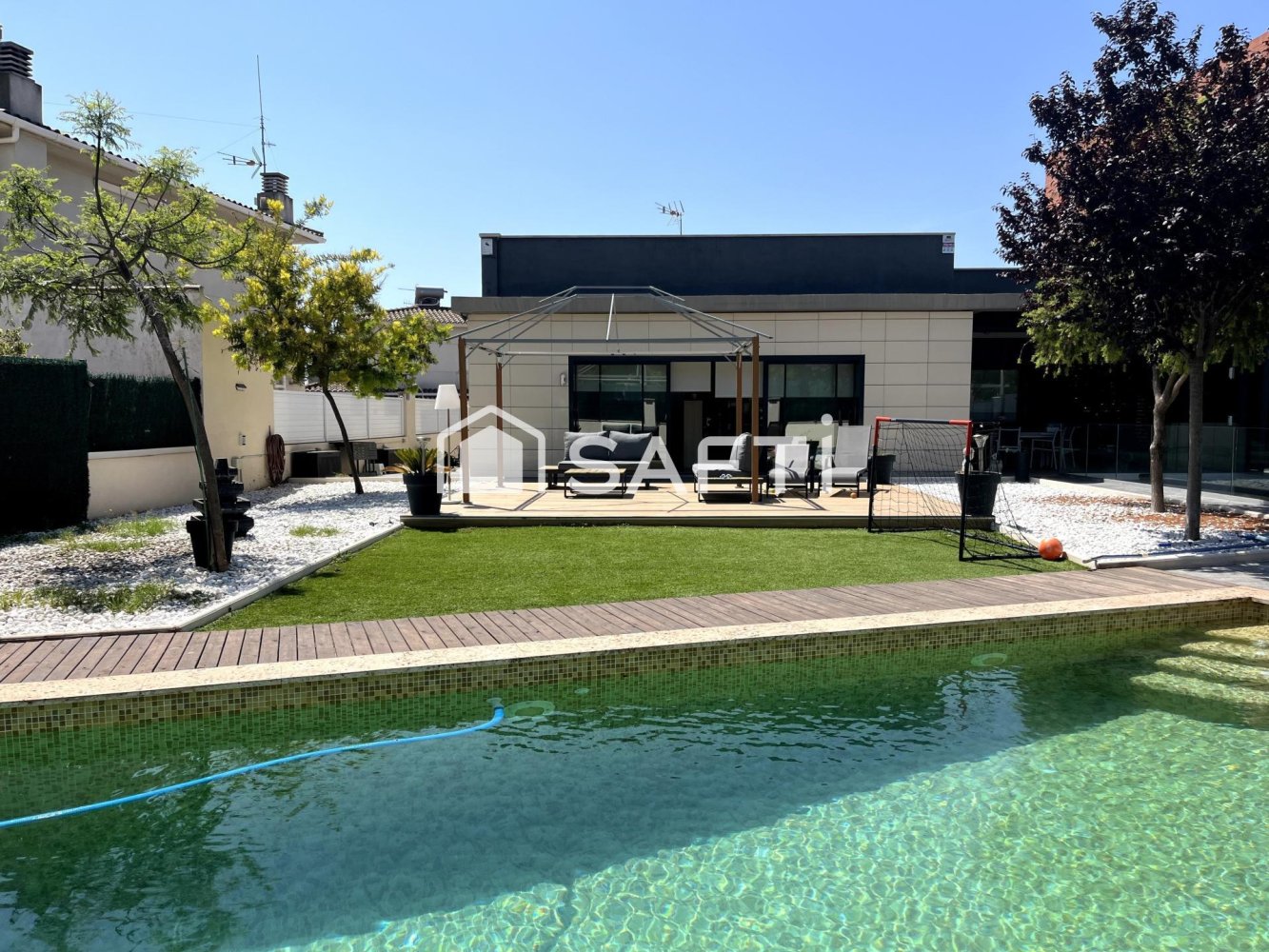 Villa de 10 dormitorios en Cubelles, Spain No. 165593