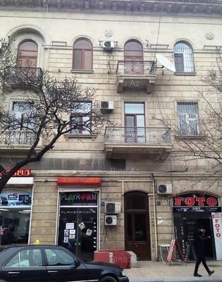 Квартира с 3 спальнями в Баку, Азербайджан № 853