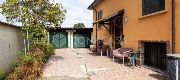 5 Schlafzimmer Villa in Garlasco, Italy, Nr. 365647 23
