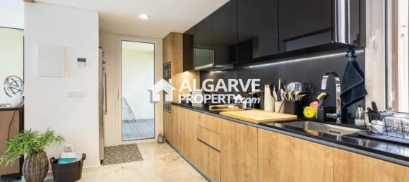 3 bedrooms Villa in Albufeira, Portugal No. 230525 3