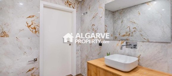 3 bedrooms Villa in Albufeira, Portugal No. 230525 9