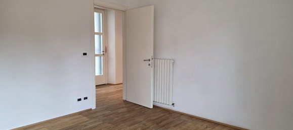 3 rooms Apartment in Udine, Italy No. 297198 12