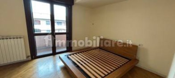2 Schlafzimmer Wohnung in Parabiago, Italy, Nr. 16585 11