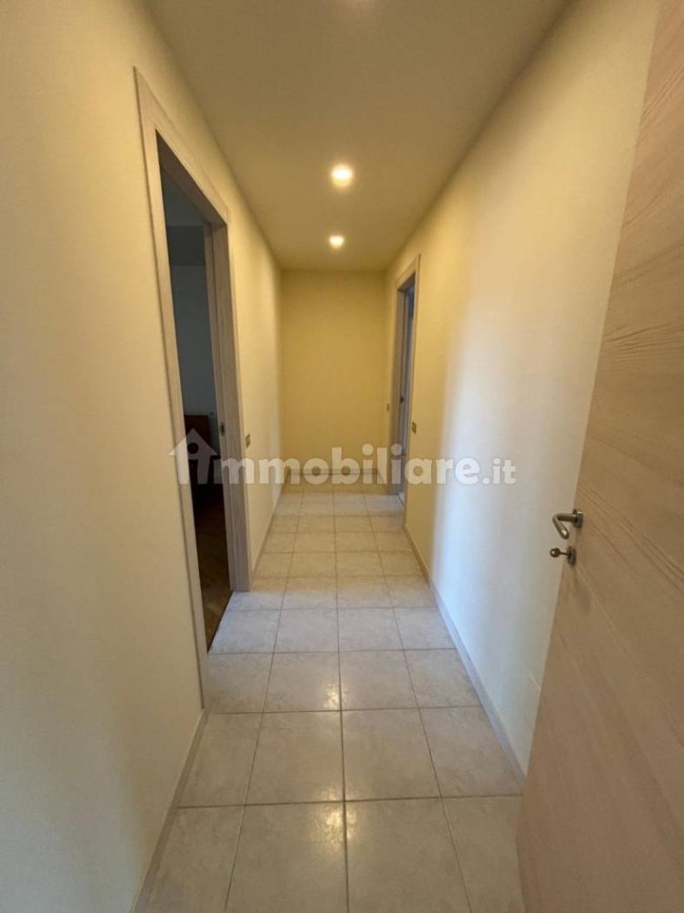 2 Schlafzimmer Wohnung in Parabiago, Italy, Nr. 16585