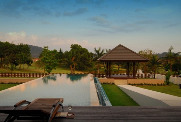 3 bedrooms Villa in Kathu, Thailand No. 12406