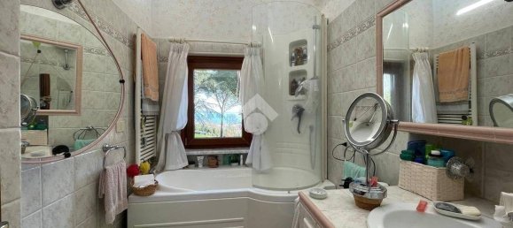 4 bedrooms Villa in Trevignano Romano, Italy No. 166986 24