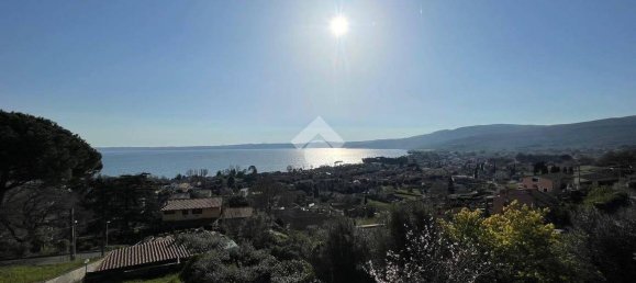 4 bedrooms Villa in Trevignano Romano, Italy No. 166986 8