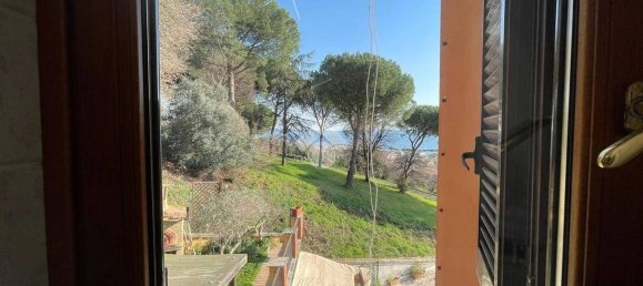 4 bedrooms Villa in Trevignano Romano, Italy No. 166986 14
