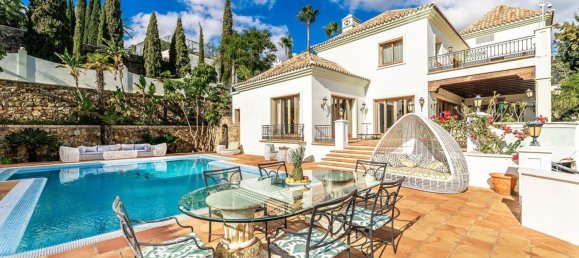 16 bedrooms Villa in El Paraiso, Spain No. 184555 15