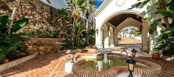 16 bedrooms Villa in El Paraiso, Spain No. 184555 23