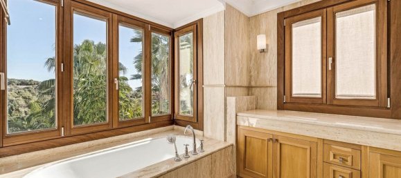 16 bedrooms Villa in El Paraiso, Spain No. 184555 35