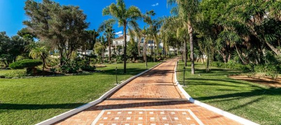 16 bedrooms Villa in El Paraiso, Spain No. 184555 22