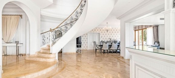 16 bedrooms Villa in El Paraiso, Spain No. 184555 30