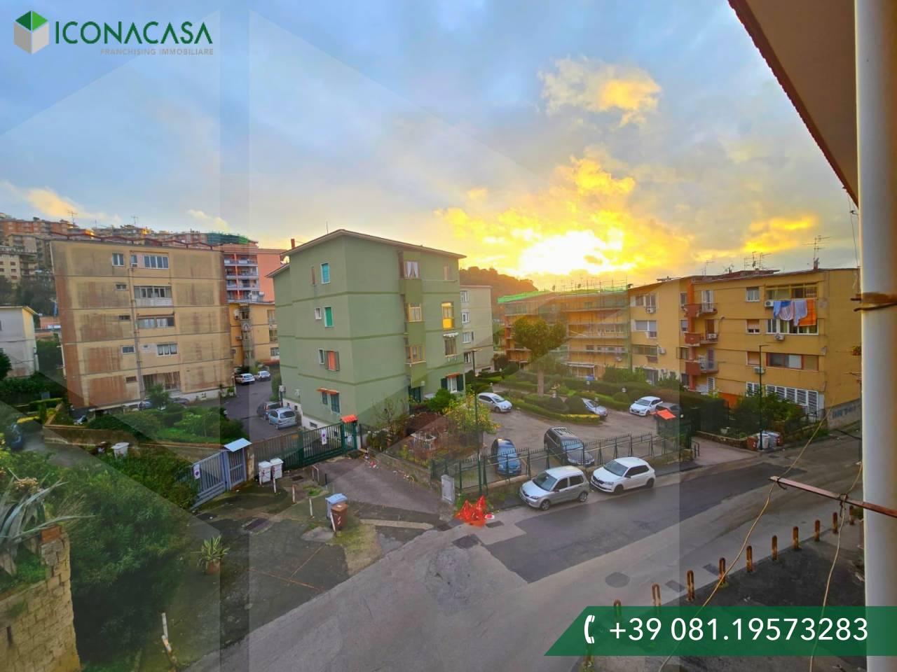 Квартира с 4 комнатами в Неаполь, Италия № 18310