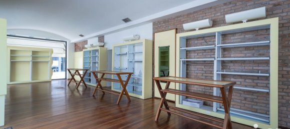 156m² Commercial property in Portomaggiore, Italy No. 261614 5