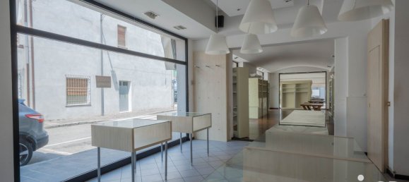 156m² Commercial property in Portomaggiore, Italy No. 261614 9