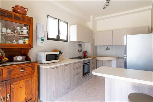 Дом с 4 спальнями в Пескантина, Италия № 290227