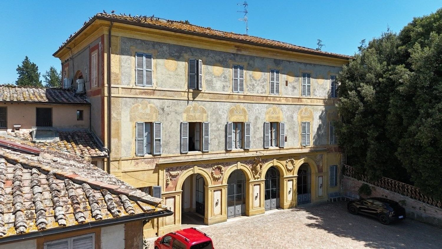 30 bedrooms Villa in Siena, Italy No. 347262