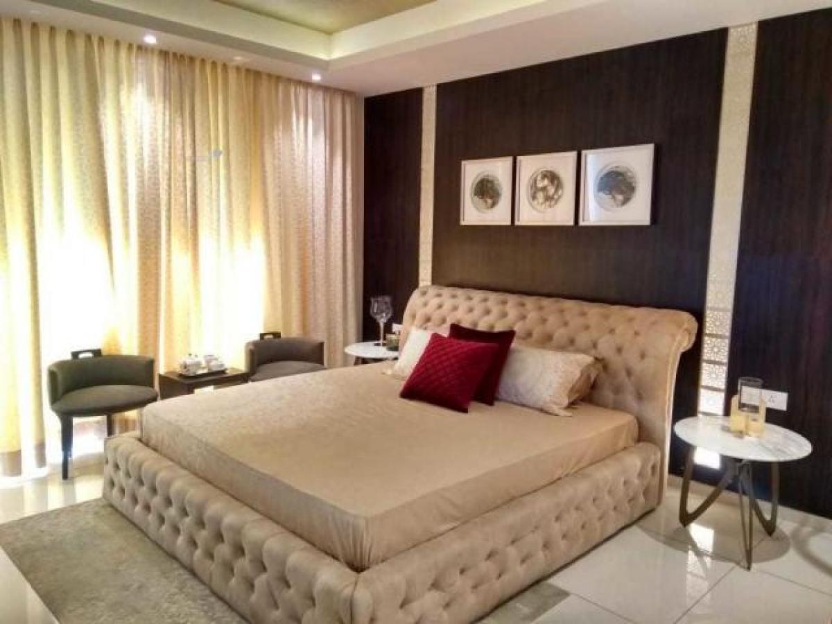 4 bedrooms House in Chandigarh, India No. 20558