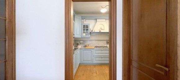 Villa de 5 dormitorios en Camaiore, Italy No. 365194 12