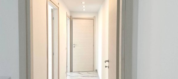 2 bedrooms Apartment in Milan, Italy No. 314249 4