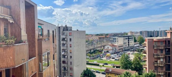 2 bedrooms Apartment in Milan, Italy No. 314249 7