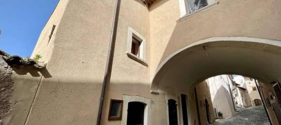 4 rooms House in Caporciano, Italy No. 92227 15