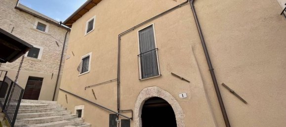 4 rooms House in Caporciano, Italy No. 92227 16