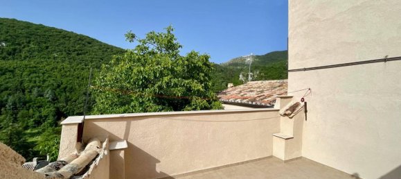 4 rooms House in Caporciano, Italy No. 92227 2
