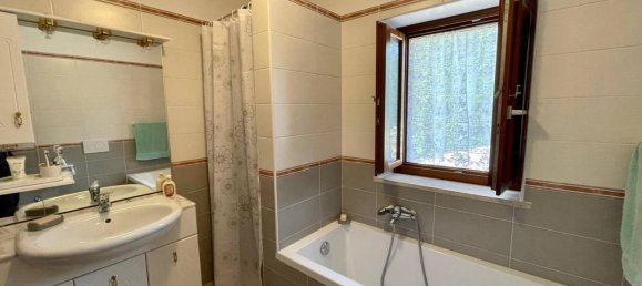 4 rooms House in Caporciano, Italy No. 92227 11