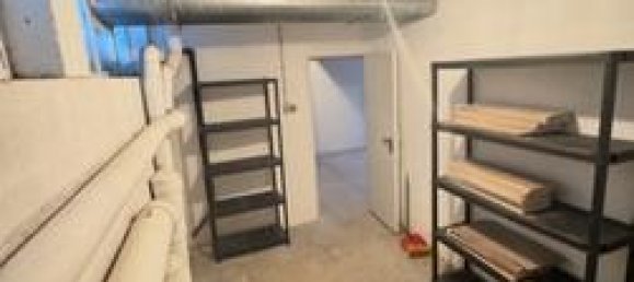  Garage in Cadiz, Spain No. 155476 4