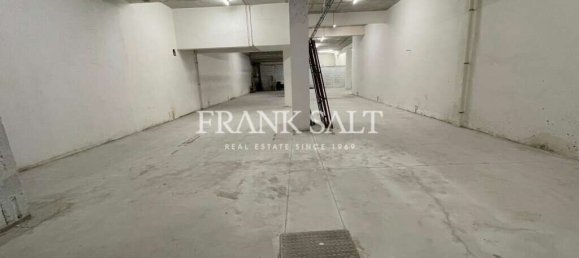 Oficina en Gzira, Malta 600 m² No. 13378 4