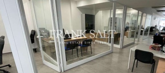 Oficina en Gzira, Malta 600 m² No. 13378 3