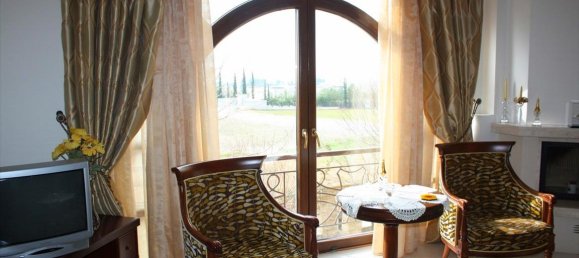 5 bedrooms Commercial property in Thermi, Greece No. 5875 19