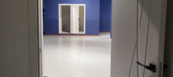 5 rooms Apartment in Monza, Italy No. 37537 41