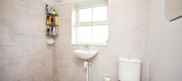 5 bedrooms House in Chatham, United Kingdom No. 10558 6