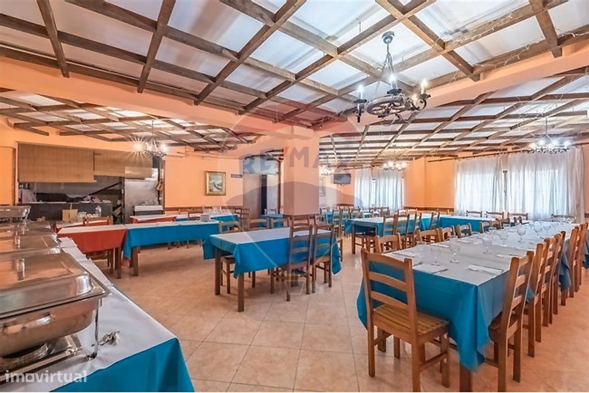 Gewerbliche Immobilie in Rio Tinto, Portugal 278m², Nr. 60064