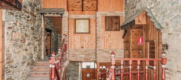 7 bedrooms House in Leon, Spain No. 29721 4