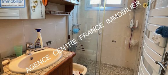 Casa de 3 dormitorios en Bourges, France No. 244479 6