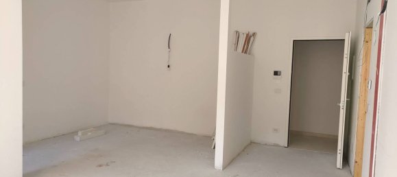 3 bedrooms Apartment in Bologna, Italy No. 63082 4