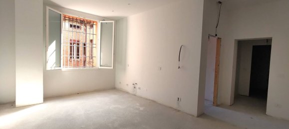 3 bedrooms Apartment in Bologna, Italy No. 63082 2