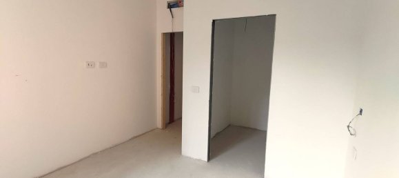 3 bedrooms Apartment in Bologna, Italy No. 63082 7