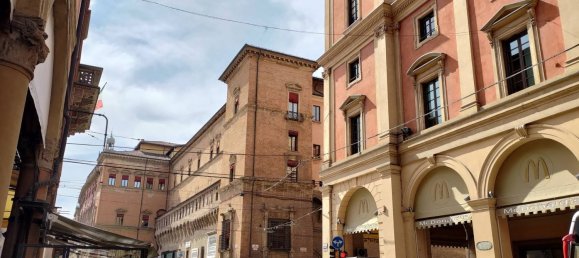 3 bedrooms Apartment in Bologna, Italy No. 63082 12